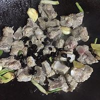 土豆焖排骨的做法图解4