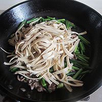 千张韭菜薹炒牛肉丝的做法图解7