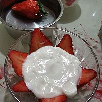 草莓季—奥利奥酸奶小红花的做法图解3