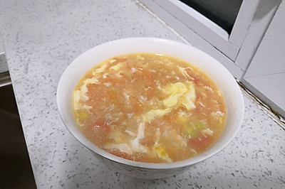 西红柿鸡蛋肉丝汤