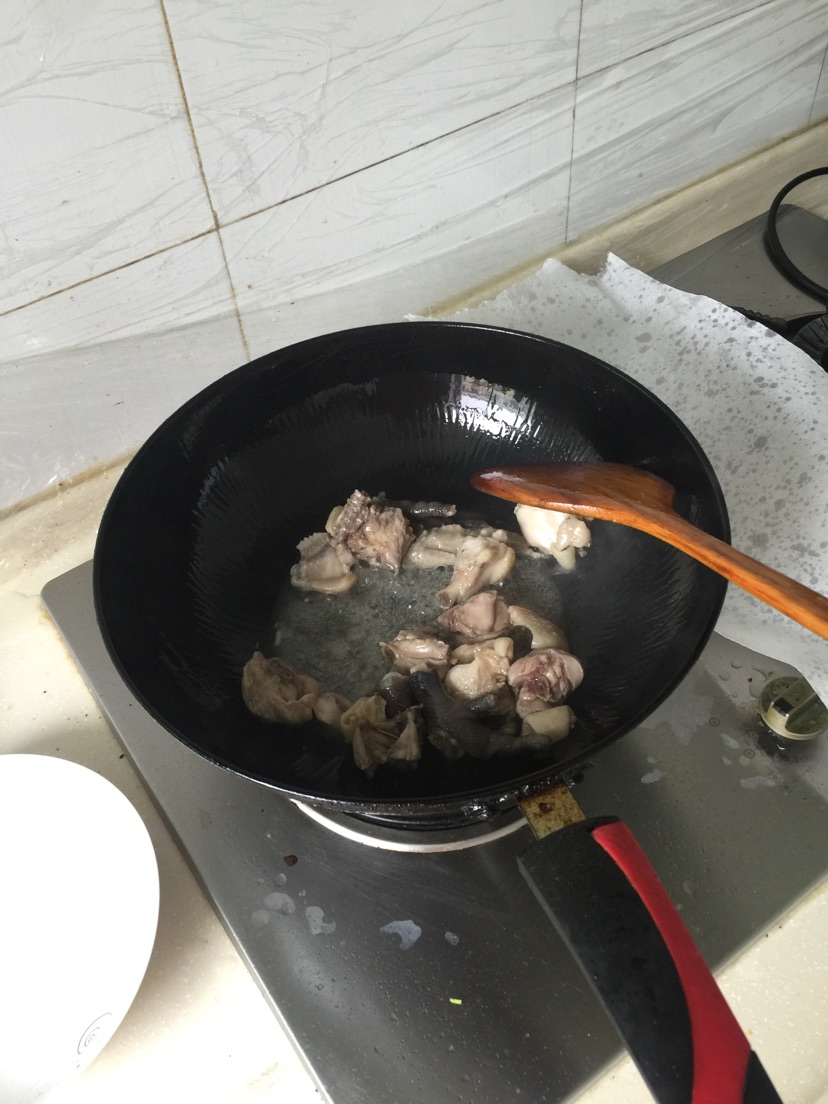 红烧板栗鸡的做法图解7
