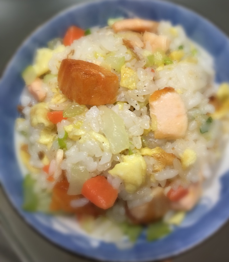 三文鱼杂蔬蛋炒饭