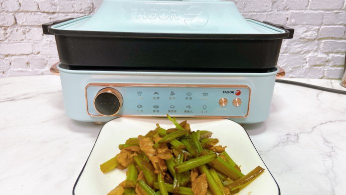 芹菜炒肉