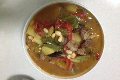 牛腩乱炖