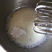 戚风杯子蛋糕的做法图解7