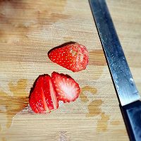 草莓燕麦酸奶早餐的做法图解3