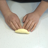 一个面团就能撑起一家店的台式面包—肉松包的做法图解11