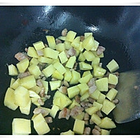 土豆焖饭的做法图解4