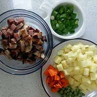 又伊鲜 | 腊肉土豆焖饭的做法图解5