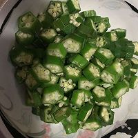 秋葵炒鸡蛋的做法图解2
