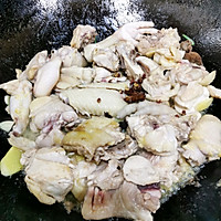 家常美味——椒香干烧三黄鸡块#清香麻爽秒入魂#的做法图解3