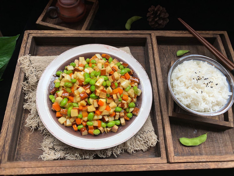 炒素丁+椰香米饭的做法