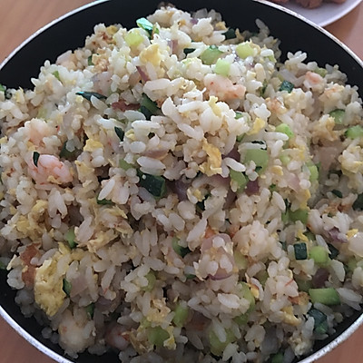 虾仁时蔬炒饭