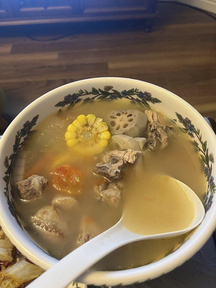 玉米排骨汤的做法