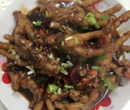 麻辣红烧鸡爪的做法