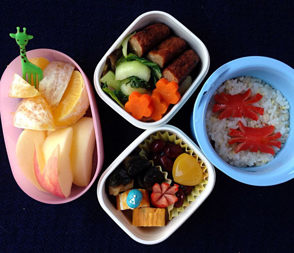 年菜便当（第二轮）- 煮黑豆&牛肉汉堡