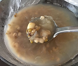 绿豆银耳莲子薏米汤的做法