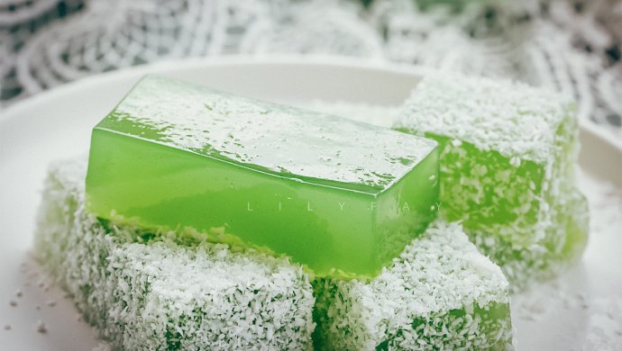水当当的翡翠黄瓜椰蓉冰粉