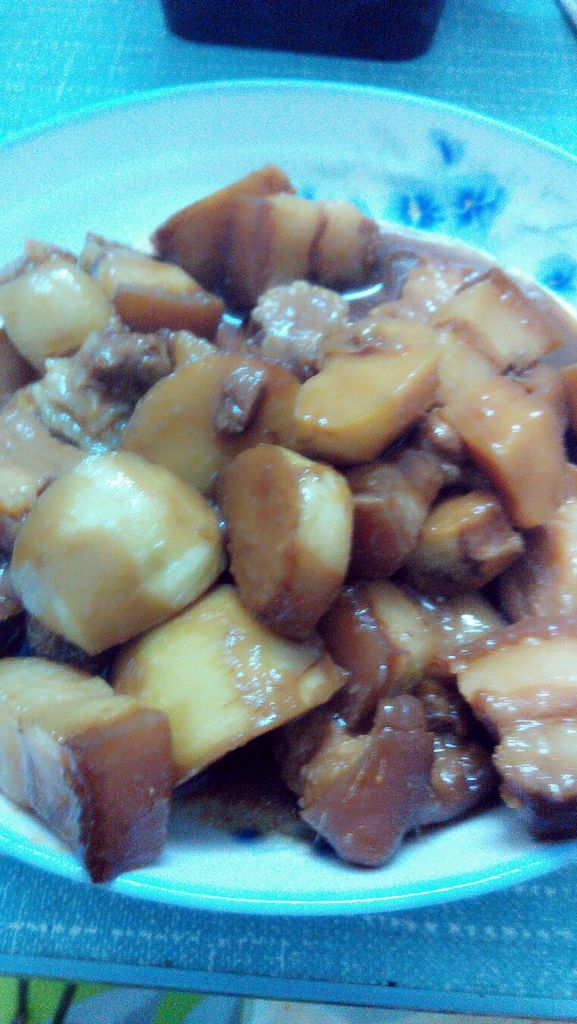 五花肉焖茨菇