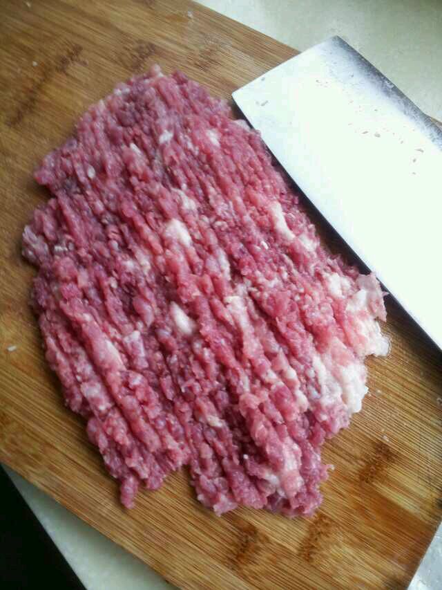 蔬菜虾仁猪肉水饺的做法图解2