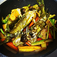 #下饭红烧菜#红烧鲜蔬黄骨鱼的做法图解4