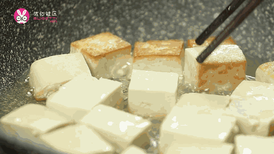 糖醋脆皮豆腐丨老豆腐煎一煎 好吃飞上天【微体兔菜谱】的做法图解3