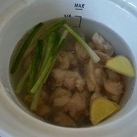 清爽不油腻的冬瓜鸡腿汤的做法图解4