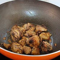 土豆焖鸡腿#金龙鱼外婆乡小榨菜籽油 最强家乡菜#的做法图解5