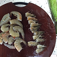 虾仁丝瓜的做法图解1