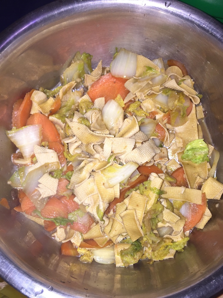 干炖白菜，干豆腐，胡萝卜的做法