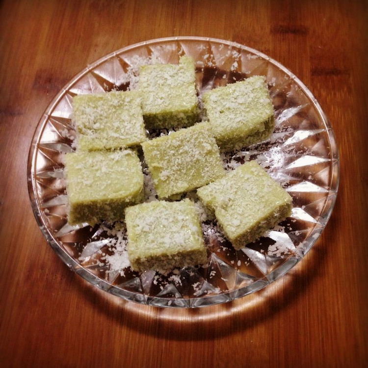 抹茶牛奶椰蓉小方糕的做法