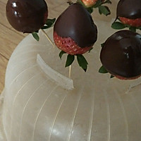 巧克力草莓甜点的做法图解1
