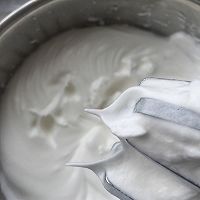 戚风蛋糕卷的做法图解7