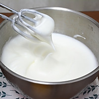 咸蛋黄肉松蛋糕的做法图解5