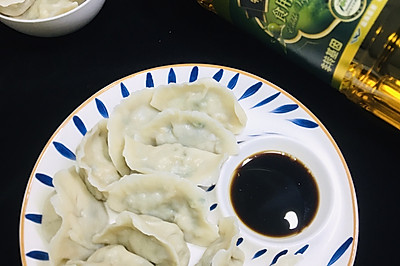 芹菜香菇鲜肉饺子（附饺子皮做法）