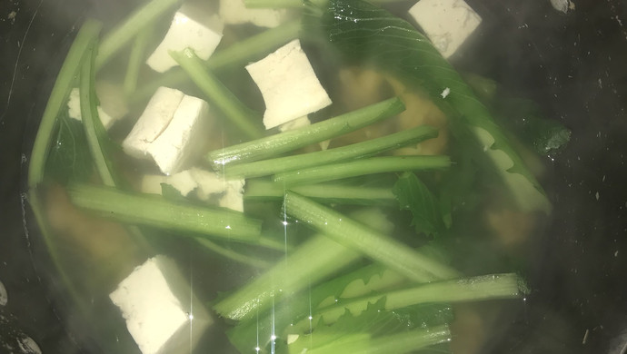 黄蛤小白菜豆腐汤