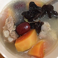 青木瓜排骨汤（木耳、青木瓜、红枣）的做法图解5