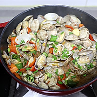 香辣花蛤粉丝煲的做法图解12