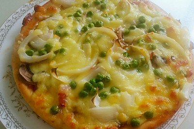 蘑菇培根芝士披萨