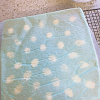 蓝色芋泥波点蛋糕卷 —— 内含超健康的芋泥做法的做法图解11