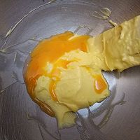 椰蓉蛋黄夹心饼干#安佳黑科技易涂抹软黄油#的做法图解3