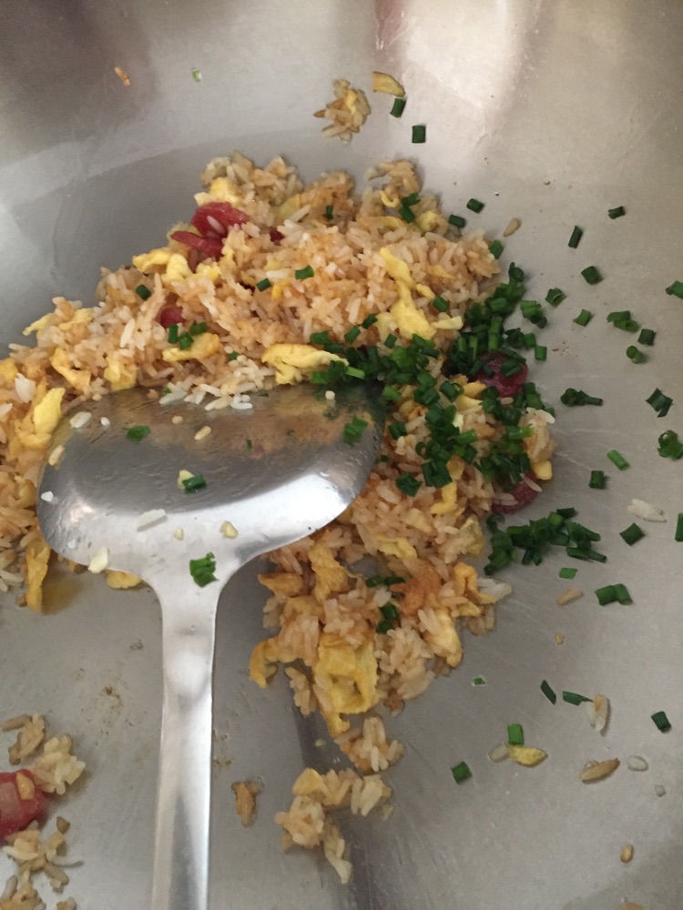 鸡蛋腊肠炒饭的做法图解7