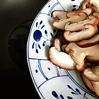 #憋在家里吃什么#小米椒鲜香菇炒菜花的做法图解11