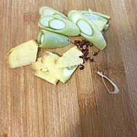 红烧牛肉山药的做法图解3