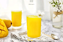 #百变水果花样吃#菠萝芒果汁的做法