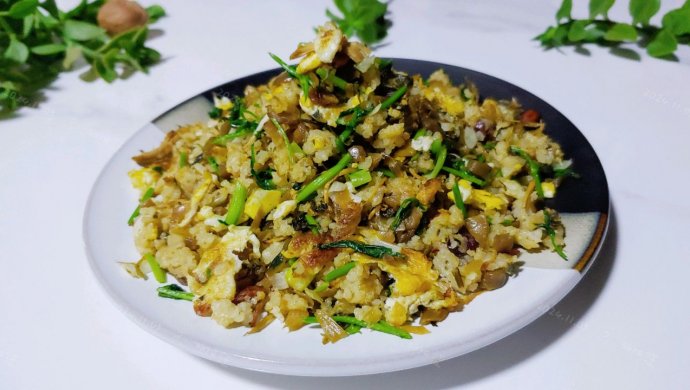 葱香辣菜蛋炒饭