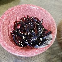 芦蒿炒邵稼楼酱菜丝的做法图解2