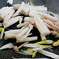 葱油蘑菇奶白菜的做法图解3