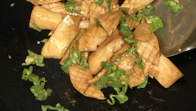 杏鲍菇青椒拌饭