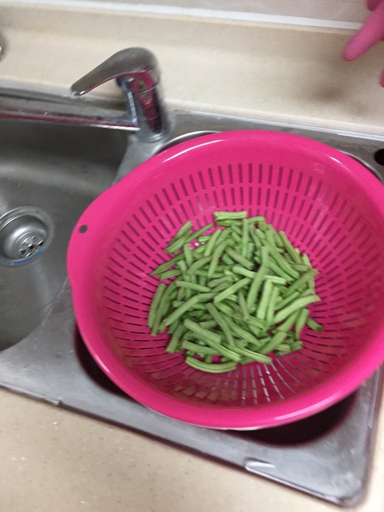 肉末芸豆的做法图解1